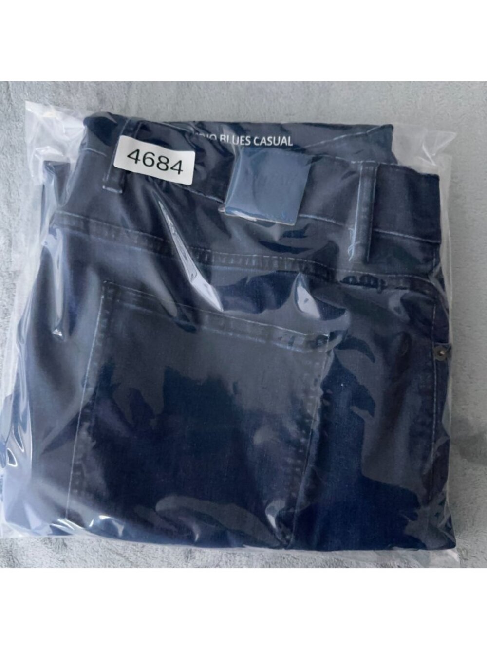 Mugsy Studio Blues Jeans Size 35x30 Casual Straight Leg Dark Wash - Picture 11 of 11